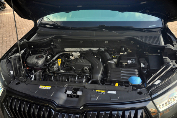 Škoda Karoq 1.5 TSI ACT Sportline Business 150 PK Automaat | Pano | ACC | Trekhaak