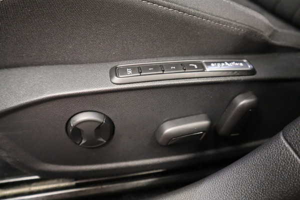 Volkswagen GOLF Variant 1.5 eTSI Life Business ACC Massage stoel 24 maanden garantie mogelijk (*vraag naar de voorwaarden)