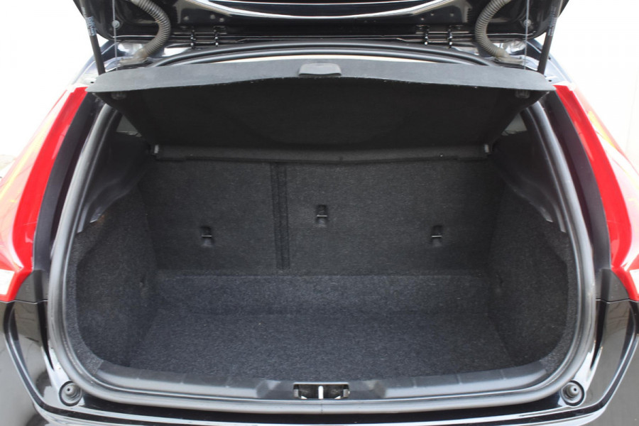 Volvo V40 Cross Country T3 152PK Polar+ Luxury