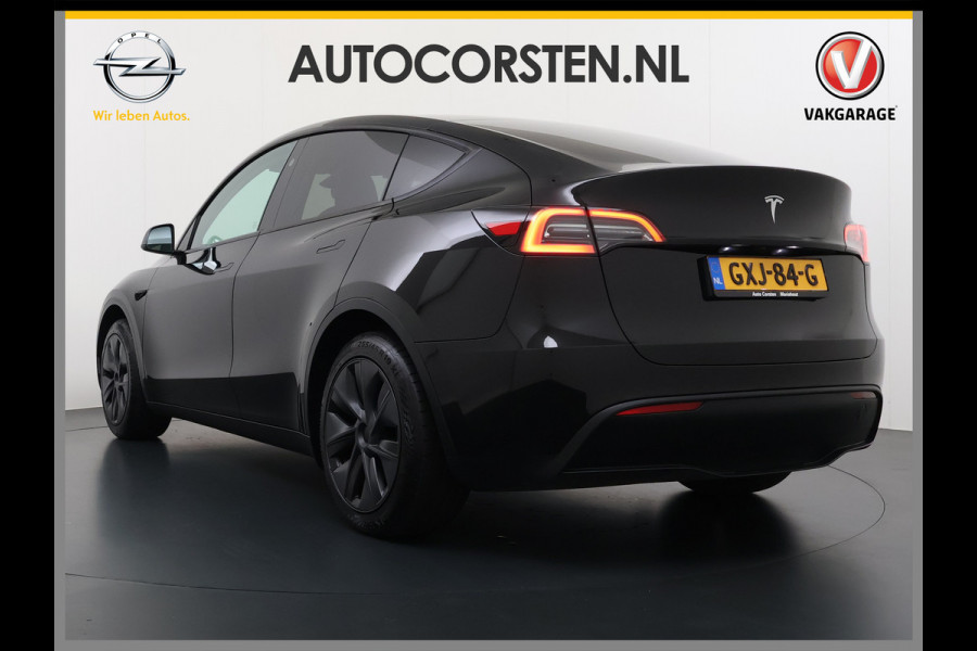 Tesla Model Y LFP-Accu SOH 95% W-pomp Sentry-Mode FSD-4 Camera's Pano-dak Adap.Cruise Navi RWD Ecc Autopilot Stoel+Stuur+Achterbank Verwarming Elek.Achterklep Dodehoek detector Draadloze telefoonlader Origineel Nederlandse Auto Accugarantie 1600kg trekvermogen 12-2032 fabr.gar.