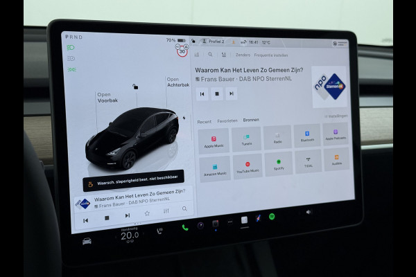 Tesla Model Y LFP-Accu SOH 95% W-pomp Sentry-Mode FSD-4 Camera's Pano-dak Adap.Cruise Navi RWD Ecc Autopilot Stoel+Stuur+Achterbank Verwarming Elek.Achterklep Dodehoek detector Draadloze telefoonlader Origineel Nederlandse Auto Accugarantie 1600kg trekvermogen 12-2032 fabr.gar.