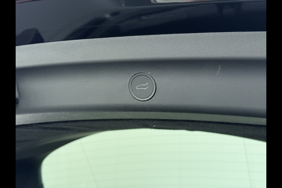 Tesla Model Y LFP-Accu SOH 95% W-pomp Sentry-Mode FSD-4 Camera's Pano-dak Adap.Cruise Navi RWD Ecc Autopilot Stoel+Stuur+Achterbank Verwarming Elek.Achterklep Dodehoek detector Draadloze telefoonlader Origineel Nederlandse Auto Accugarantie 1600kg trekvermogen 12-2032 fabr.gar.