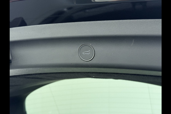 Tesla Model Y LFP-Accu SOH 95% W-pomp Sentry-Mode FSD-4 Camera's Pano-dak Adap.Cruise Navi RWD Ecc Autopilot Stoel+Stuur+Achterbank Verwarming Elek.Achterklep Dodehoek detector Draadloze telefoonlader Origineel Nederlandse Auto Accugarantie 1600kg trekvermogen 12-2032 fabr.gar.