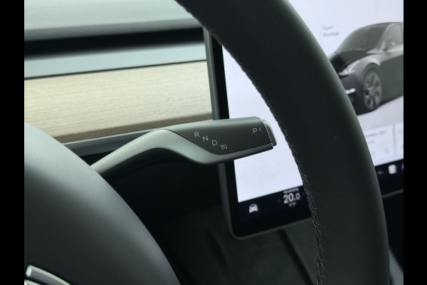 Tesla Model Y LFP-Accu SOH 95% W-pomp Sentry-Mode FSD-4 Camera's Pano-dak Adap.Cruise Navi RWD Ecc Autopilot Stoel+Stuur+Achterbank Verwarming Elek.Achterklep Dodehoek detector Draadloze telefoonlader Origineel Nederlandse Auto Accugarantie 1600kg trekvermogen 12-2032 fabr.gar.