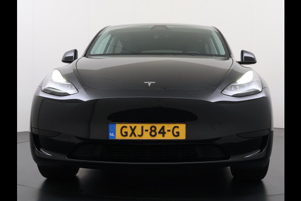 Tesla Model Y LFP-Accu SOH 95% W-pomp Sentry-Mode FSD-4 Camera's Pano-dak Adap.Cruise Navi RWD Ecc Autopilot Stoel+Stuur+Achterbank Verwarming Elek.Achterklep Dodehoek detector Draadloze telefoonlader Origineel Nederlandse Auto Accugarantie 1600kg trekvermogen 12-2032 fabr.gar.