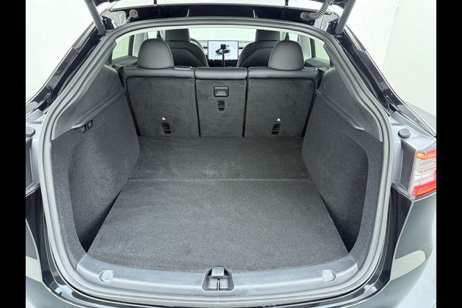 Tesla Model Y LFP-Accu SOH 95% W-pomp Sentry-Mode FSD-4 Camera's Pano-dak Adap.Cruise Navi RWD Ecc Autopilot Stoel+Stuur+Achterbank Verwarming Elek.Achterklep Dodehoek detector Draadloze telefoonlader Origineel Nederlandse Auto Accugarantie 1600kg trekvermogen 12-2032 fabr.gar.
