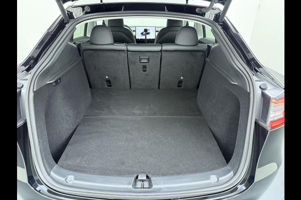 Tesla Model Y LFP-Accu SOH 95% W-pomp Sentry-Mode FSD-4 Camera's Pano-dak Adap.Cruise Navi RWD Ecc Autopilot Stoel+Stuur+Achterbank Verwarming Elek.Achterklep Dodehoek detector Draadloze telefoonlader Origineel Nederlandse Auto Accugarantie 1600kg trekvermogen 12-2032 fabr.gar.