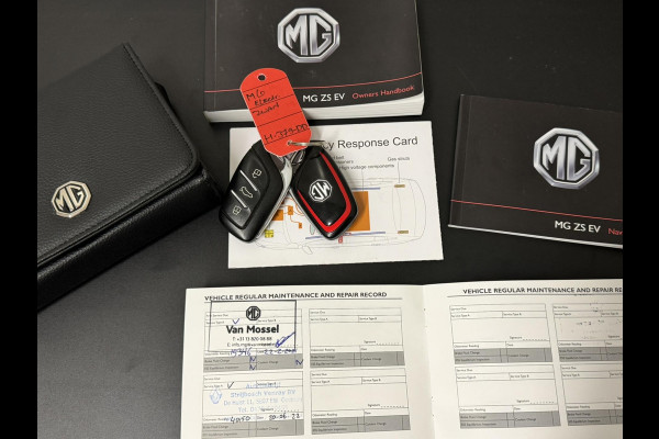 MG Mg Zs EV Luxury 45 kWh Adaptive cruise Climate control Achteruitrijcamera-sensoren Apple / Android Navi Keyless Stoelverwarming
