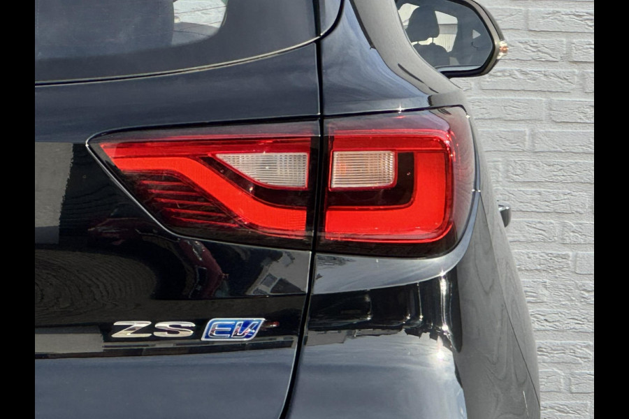 MG Mg Zs EV Luxury 45 kWh Adaptive cruise Climate control Achteruitrijcamera-sensoren Apple / Android Navi Keyless Stoelverwarming