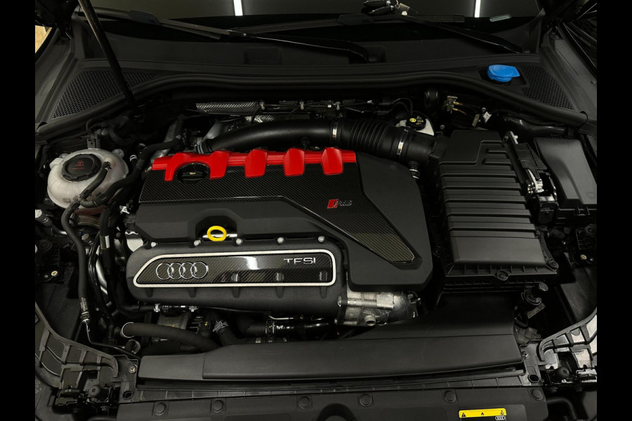 Audi RS 3 SPORTBACK 2.5 TFSI quattro HULK PANO/KERAMISCH/B&O/HUD/CARBONSPOILER/VOL