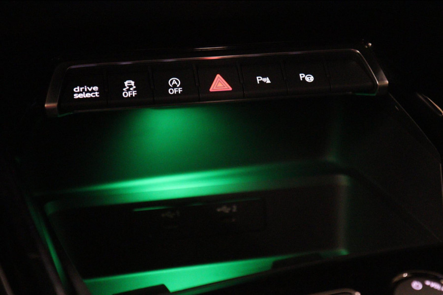 Audi RS 3 SPORTBACK 2.5 TFSI quattro HULK PANO/KERAMISCH/B&O/HUD/CARBONSPOILER/VOL