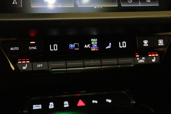 Audi RS 3 SPORTBACK 2.5 TFSI quattro HULK PANO/KERAMISCH/B&O/HUD/CARBONSPOILER/VOL