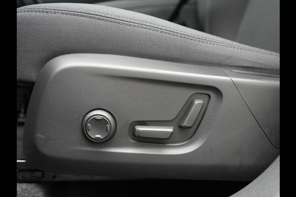 Volvo XC40 T5 Recharge Inscription Plug In Hybrid 262pk Dealer O.H. PHEV | 360 Camera | Sportstoelen Memory & Verwarmd | Stuurwiel Verwarmd | Apple Carplay | Keyless | 19"L.M | Virtual | Navigatie | DAB |