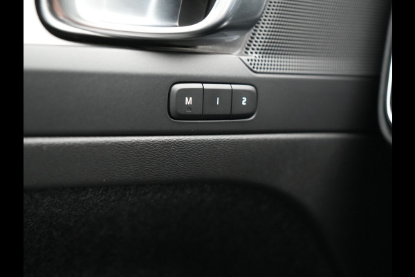 Volvo XC40 T5 Recharge Inscription Plug In Hybrid 262pk Dealer O.H. PHEV | 360 Camera | Sportstoelen Memory & Verwarmd | Stuurwiel Verwarmd | Apple Carplay | Keyless | 19"L.M | Virtual | Navigatie | DAB |