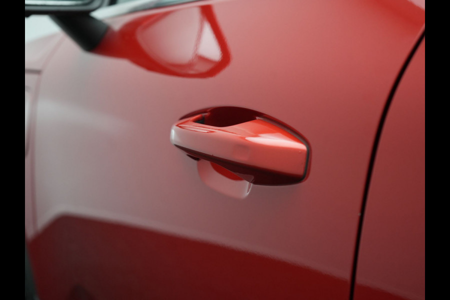 Volvo XC40 T5 Recharge Inscription Plug In Hybrid 262pk Dealer O.H. PHEV | 360 Camera | Sportstoelen Memory & Verwarmd | Stuurwiel Verwarmd | Apple Carplay | Keyless | 19"L.M | Virtual | Navigatie | DAB |