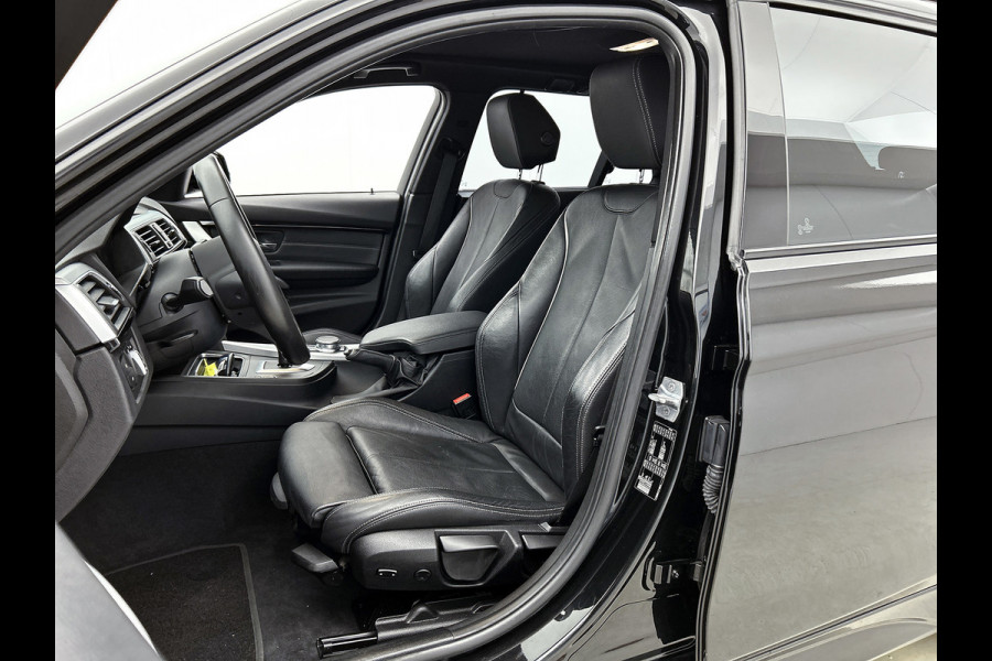 BMW 3 Serie Touring 318i M Sport Edition(NL-auto, Dealer OnderH, Trekhaak, Navi Pro, StoelV, Parkeerhulp, Climate Con, Etc)