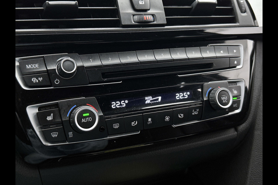 BMW 3 Serie Touring 318i M Sport Edition(NL-auto, Dealer OnderH, Trekhaak, Navi Pro, StoelV, Parkeerhulp, Climate Con, Etc)