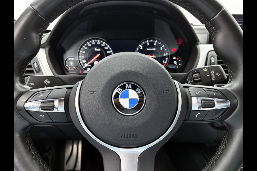 BMW 3 Serie Touring 318i M Sport Edition(NL-auto, Dealer OnderH, Trekhaak, Navi Pro, StoelV, Parkeerhulp, Climate Con, Etc)