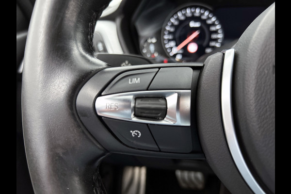 BMW 3 Serie Touring 318i M Sport Edition(NL-auto, Dealer OnderH, Trekhaak, Navi Pro, StoelV, Parkeerhulp, Climate Con, Etc)