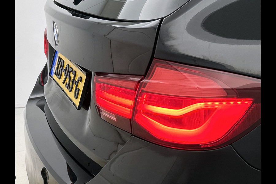 BMW 3 Serie Touring 318i M Sport Edition(NL-auto, Dealer OnderH, Trekhaak, Navi Pro, StoelV, Parkeerhulp, Climate Con, Etc)