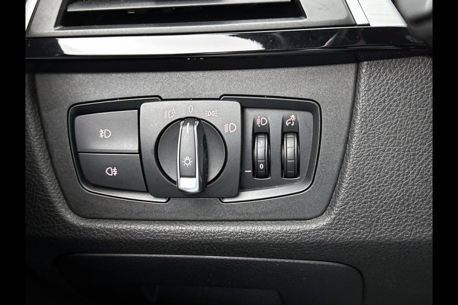 BMW 3 Serie Touring 318i M Sport Edition(NL-auto, Dealer OnderH, Trekhaak, Navi Pro, StoelV, Parkeerhulp, Climate Con, Etc)