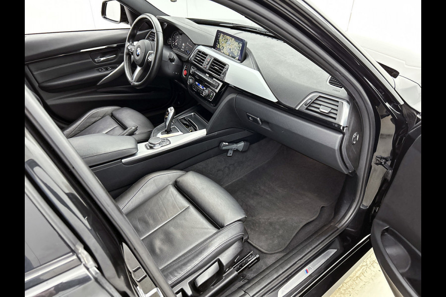 BMW 3 Serie Touring 318i M Sport Edition(NL-auto, Dealer OnderH, Trekhaak, Navi Pro, StoelV, Parkeerhulp, Climate Con, Etc)