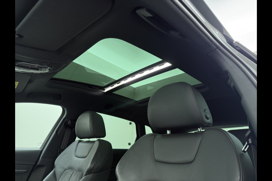 Audi e-tron 313pk Pano-dak Leer-Alcantara+elektr+Geheug. Camera Adap.Cruise Apple Carplay Android Auto Pdc Business Edition Plus SOH 90% Elek.Achterklep Lmv 21" Led Stoelverwarming Privacy Glas 50 Quattro 71kWh Origineel Nederlandse Auto 1800kg Trekvermogen Zeer Compleet!