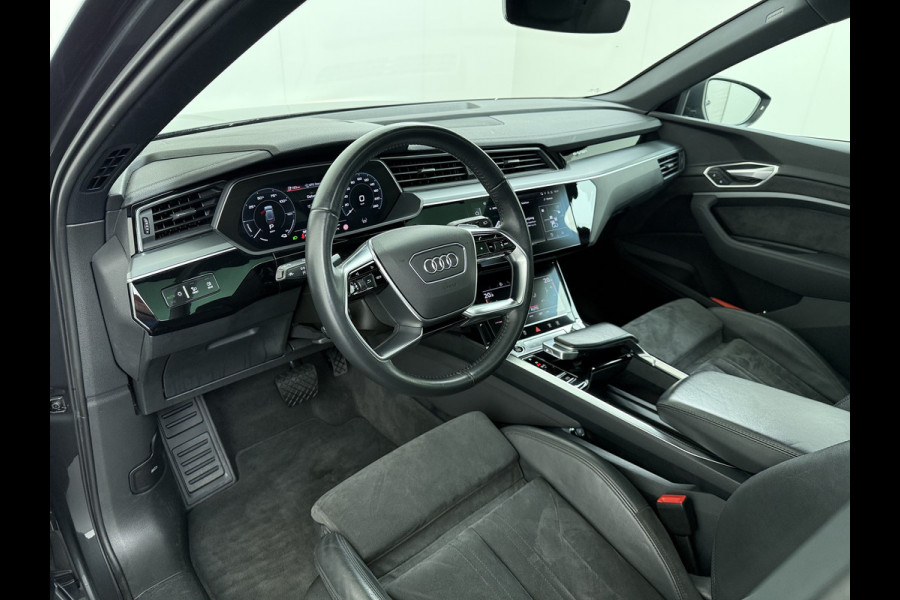 Audi e-tron 313pk Pano-dak Leer-Alcantara+elektr+Geheug. Camera Adap.Cruise Apple Carplay Android Auto Pdc Business Edition Plus SOH 90% Elek.Achterklep Lmv 21" Led Stoelverwarming Privacy Glas 50 Quattro 71kWh Origineel Nederlandse Auto 1800kg Trekvermogen Zeer Compleet!