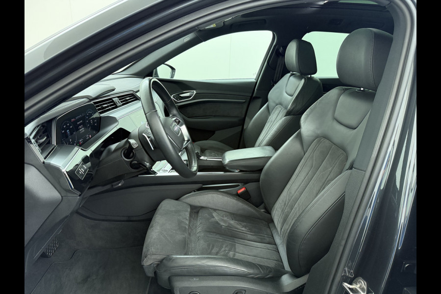 Audi e-tron 313pk Pano-dak Leer-Alcantara+elektr+Geheug. Camera Adap.Cruise Apple Carplay Android Auto Pdc Business Edition Plus SOH 90% Elek.Achterklep Lmv 21" Led Stoelverwarming Privacy Glas 50 Quattro 71kWh Origineel Nederlandse Auto 1800kg Trekvermogen Zeer Compleet!