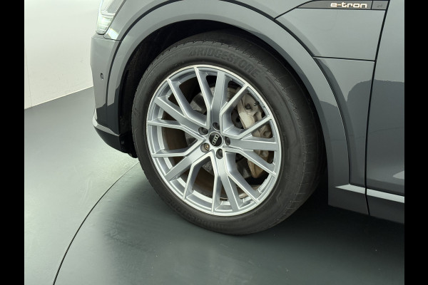 Audi e-tron 313pk Pano-dak Leer-Alcantara+elektr+Geheug. Camera Adap.Cruise Apple Carplay Android Auto Pdc Business Edition Plus SOH 90% Elek.Achterklep Lmv 21" Led Stoelverwarming Privacy Glas 50 Quattro 71kWh Origineel Nederlandse Auto 1800kg Trekvermogen Zeer Compleet!