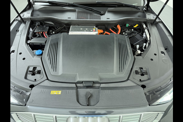 Audi e-tron 313pk Pano-dak Leer-Alcantara+elektr+Geheug. Camera Adap.Cruise Apple Carplay Android Auto Pdc Business Edition Plus SOH 90% Elek.Achterklep Lmv 21" Led Stoelverwarming Privacy Glas 50 Quattro 71kWh Origineel Nederlandse Auto 1800kg Trekvermogen Zeer Compleet!