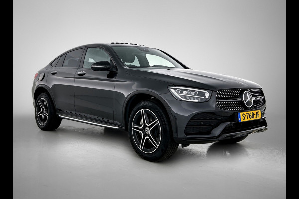 Mercedes-Benz GLC Coupé 300 e 4MATIC Business Solution AMG | 360 Camera | Memory Seats | Sfeerverlichting | Treeplanken | Trekhaak |  Navigatie | Schuifdak | 24 Maanden Mercedes-Benz Certified Garantie.