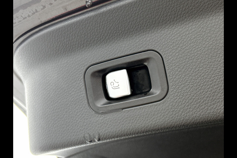 Mercedes-Benz GLC Coupé 300 e 4MATIC Business Solution AMG | 360 Camera | Memory Seats | Sfeerverlichting | Treeplanken | Trekhaak |  Navigatie | Schuifdak | 24 Maanden Mercedes-Benz Certified Garantie.