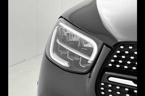 Mercedes-Benz GLC Coupé 300 e 4MATIC Business Solution AMG | 360 Camera | Memory Seats | Sfeerverlichting | Treeplanken | Trekhaak |  Navigatie | Schuifdak | 24 Maanden Mercedes-Benz Certified Garantie.