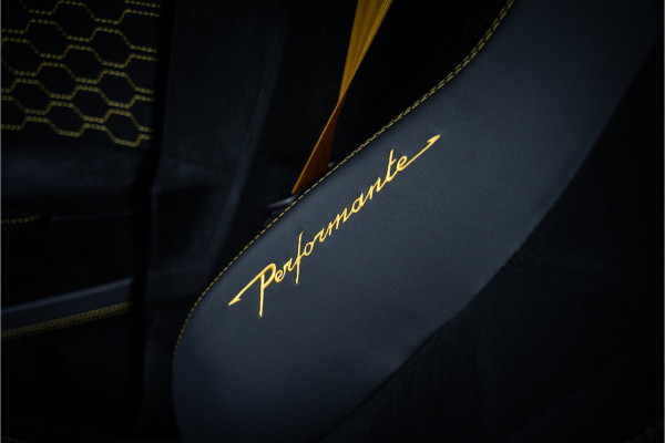 Lamborghini Urus 4.0 V8 Performante - Full Carbon | Full PPF | Akrapovic | B&O Adv. | Stoelkoeling & Massage