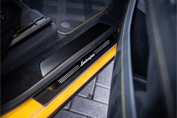 Lamborghini Urus 4.0 V8 Performante - Full Carbon | Full PPF | Akrapovic | B&O Adv. | Stoelkoeling & Massage