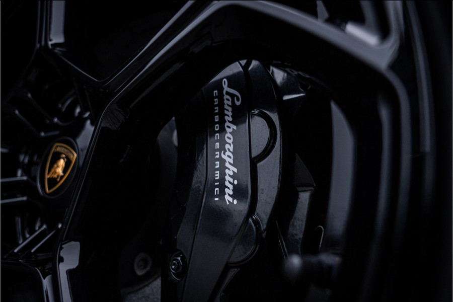 Lamborghini Urus 4.0 V8 Performante - Full Carbon | Full PPF | Akrapovic | B&O Adv. | Stoelkoeling & Massage