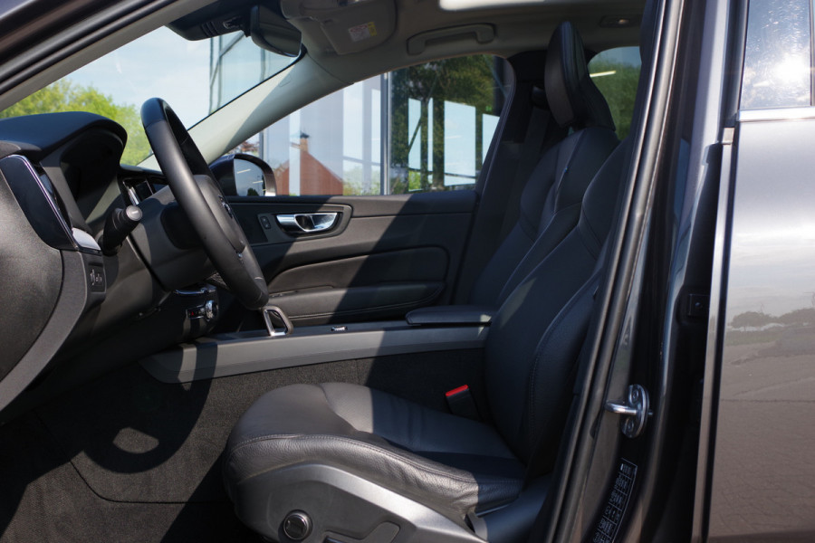 Volvo XC60 2.0 T6 LongRange Plug-in Hybrid AWD 350 PK Inscription Expression, Leder, Panoramadak, Camera,