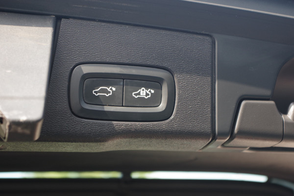 Volvo XC60 2.0 T6 LongRange Plug-in Hybrid AWD 350 PK Inscription Expression, Leder, Panoramadak, Camera,