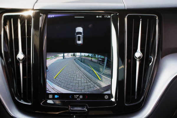 Volvo XC60 2.0 T6 LongRange Plug-in Hybrid AWD 350 PK Inscription Expression, Leder, Panoramadak, Camera,