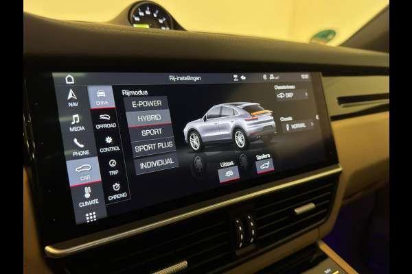Porsche Cayenne Coupé 3.0 E-Hybrid / Sport Design / Sport Chrono / Pano