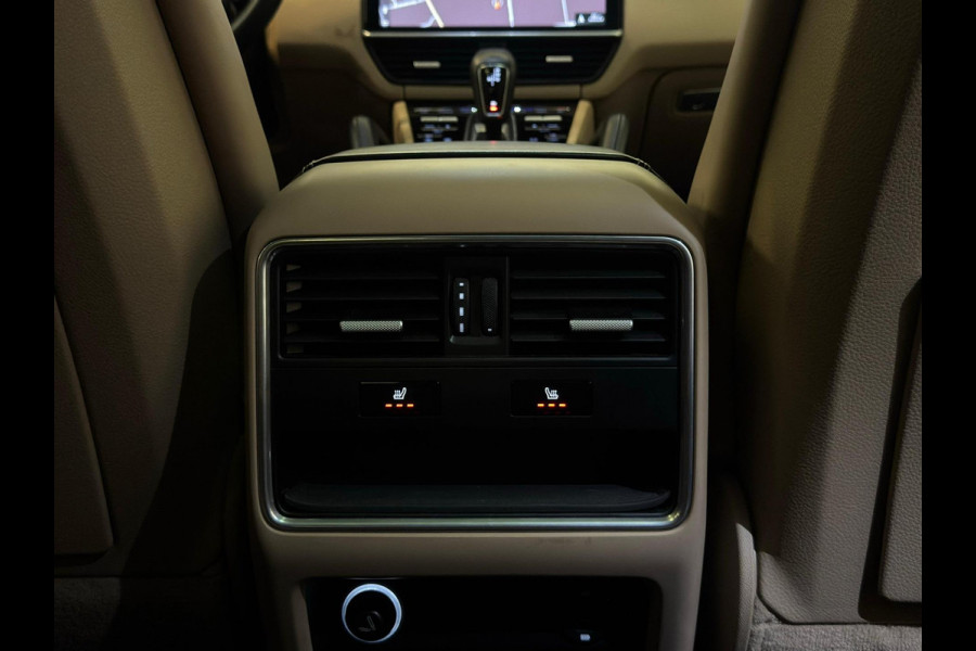 Porsche Cayenne Coupé 3.0 E-Hybrid / Sport Design / Sport Chrono / Pano