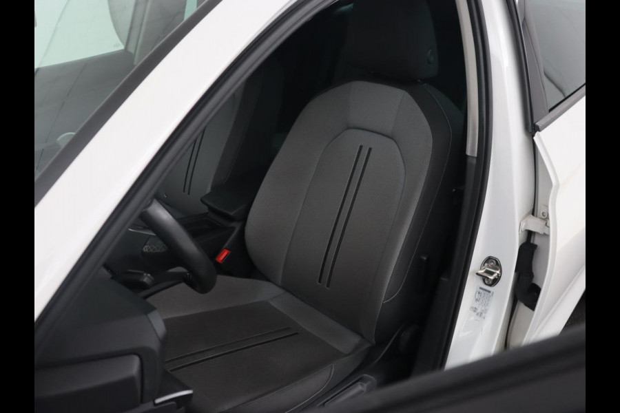 Seat Leon 1.0 TSI Style Intens | Camera | Carplay | Adaptive cruise | Navigatie | DAB | Full LED | Park Assist | Bluetooth | Climate control