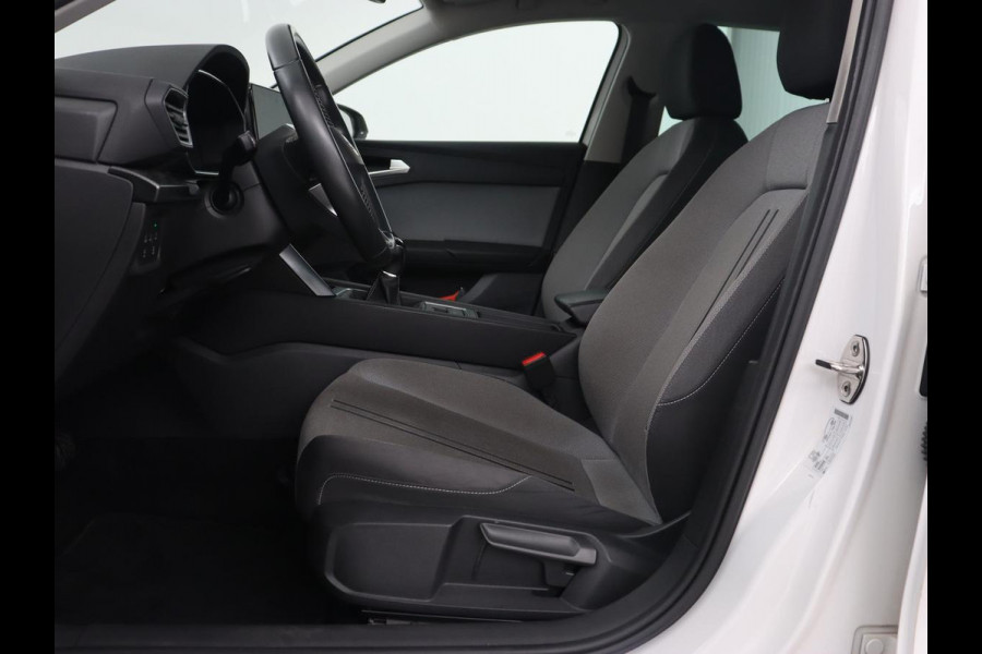 Seat Leon 1.0 TSI Style Intens | Camera | Carplay | Adaptive cruise | Navigatie | DAB | Full LED | Park Assist | Bluetooth | Climate control