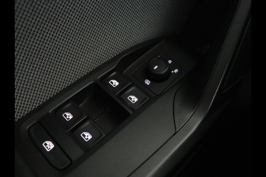 Seat Leon 1.0 TSI Style Intens | Camera | Carplay | Adaptive cruise | Navigatie | DAB | Full LED | Park Assist | Bluetooth | Climate control