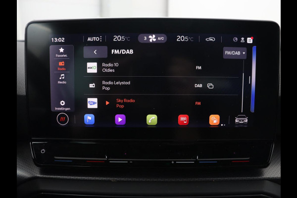 Seat Leon 1.0 TSI Style Intens | Camera | Carplay | Adaptive cruise | Navigatie | DAB | Full LED | Park Assist | Bluetooth | Climate control