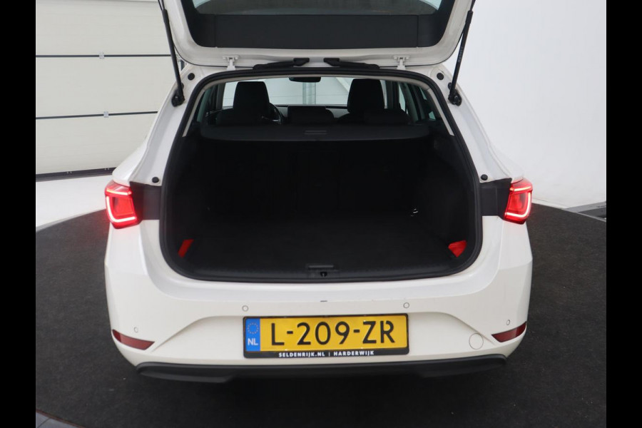 Seat Leon 1.0 TSI Style Intens | Camera | Carplay | Adaptive cruise | Navigatie | DAB | Full LED | Park Assist | Bluetooth | Climate control