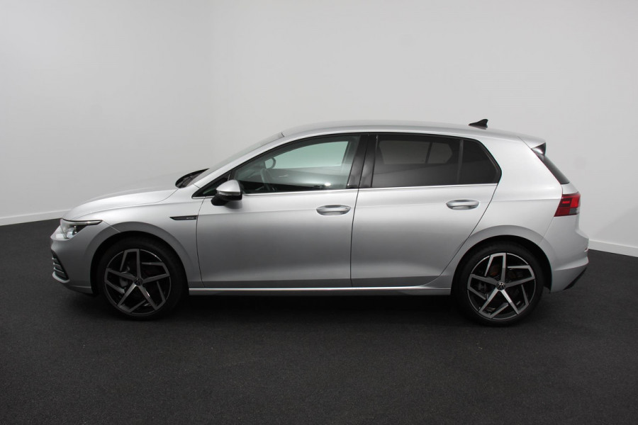 Volkswagen Golf 1.5 eTSI 150pk DSG Style Navigatie Climate Control Camera Electrische stoel verstelling Led Dab Adaptive Cruise Control