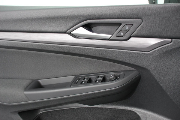 Volkswagen Golf 1.5 eTSI 150pk DSG Style Navigatie Climate Control Camera Electrische stoel verstelling Led Dab Adaptive Cruise Control