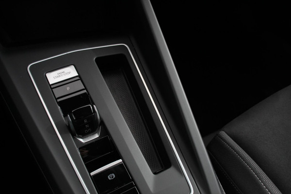 Volkswagen Golf 1.5 eTSI 150pk DSG Style Navigatie Climate Control Camera Electrische stoel verstelling Led Dab Adaptive Cruise Control